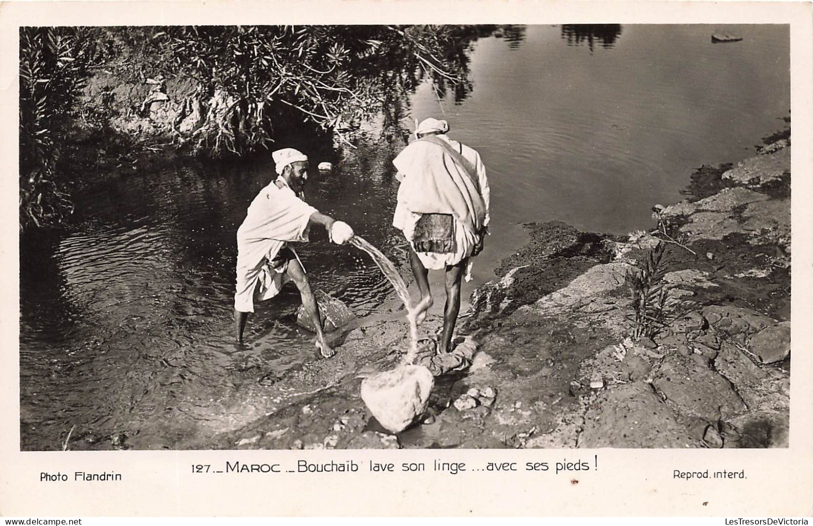 MAROC - Maroc - Bouchaib Lave Son Linge... Avec Ses Pieds ! - Carte Postale Ancienne - Other & Unclassified