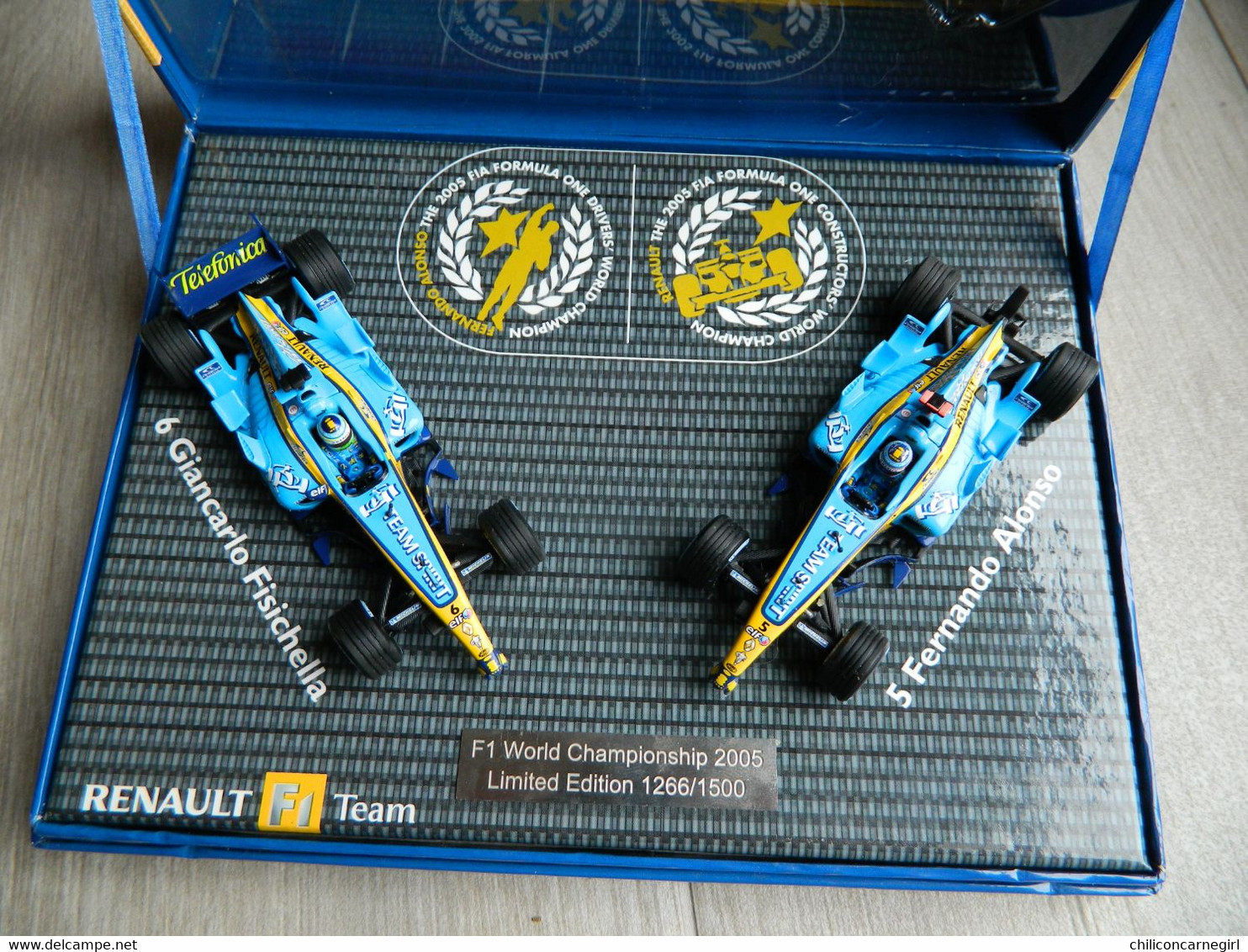 * Coffret RENAULT - Edition Limitée - Renault F1 Team R25 FERNANDO ALONSO - GIANCARLO FISICHELLA - Minichamps