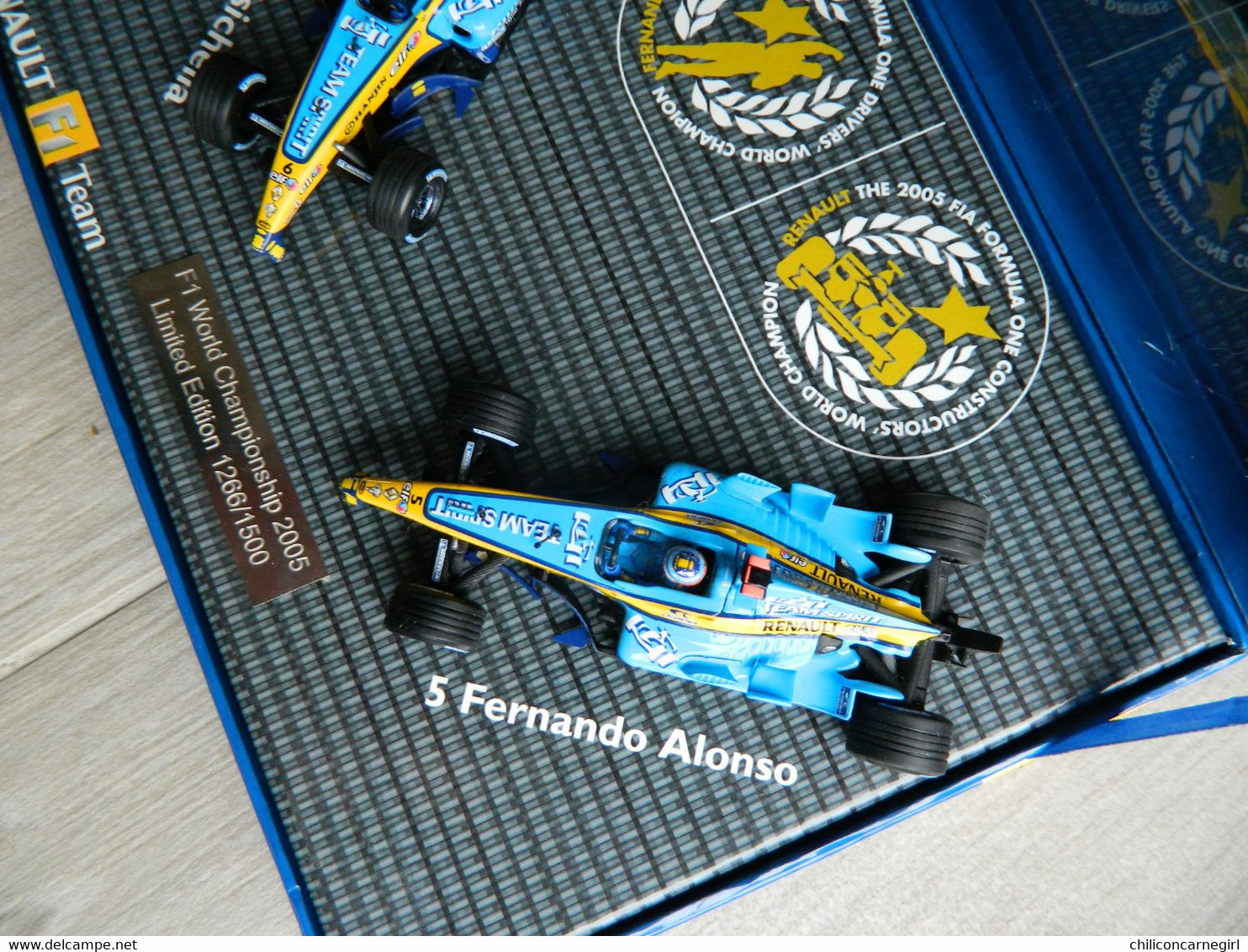* Coffret RENAULT - Edition Limitée - Renault F1 Team R25 FERNANDO ALONSO - GIANCARLO FISICHELLA - Minichamps
