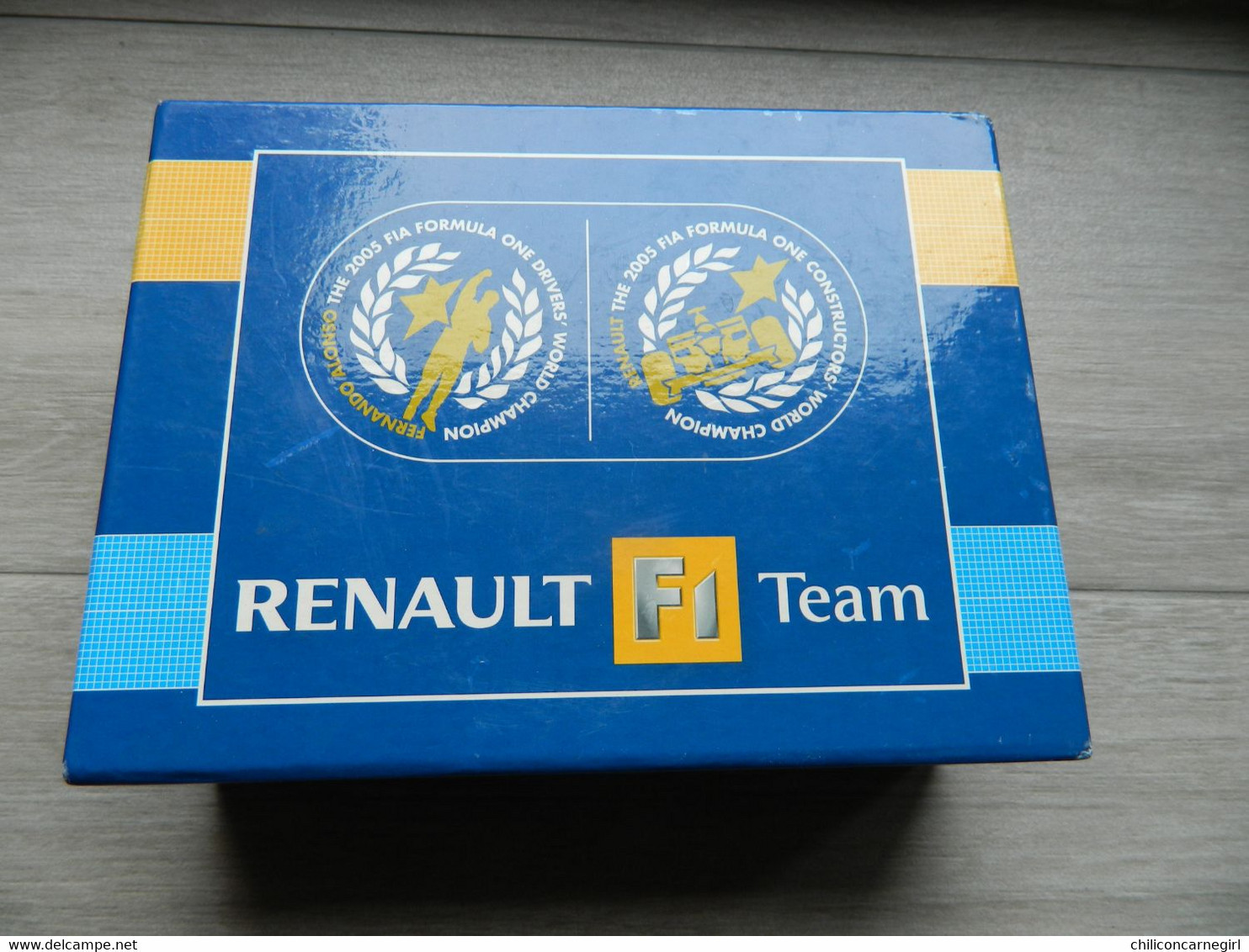 * Coffret RENAULT - Edition Limitée - Renault F1 Team R25 FERNANDO ALONSO - GIANCARLO FISICHELLA