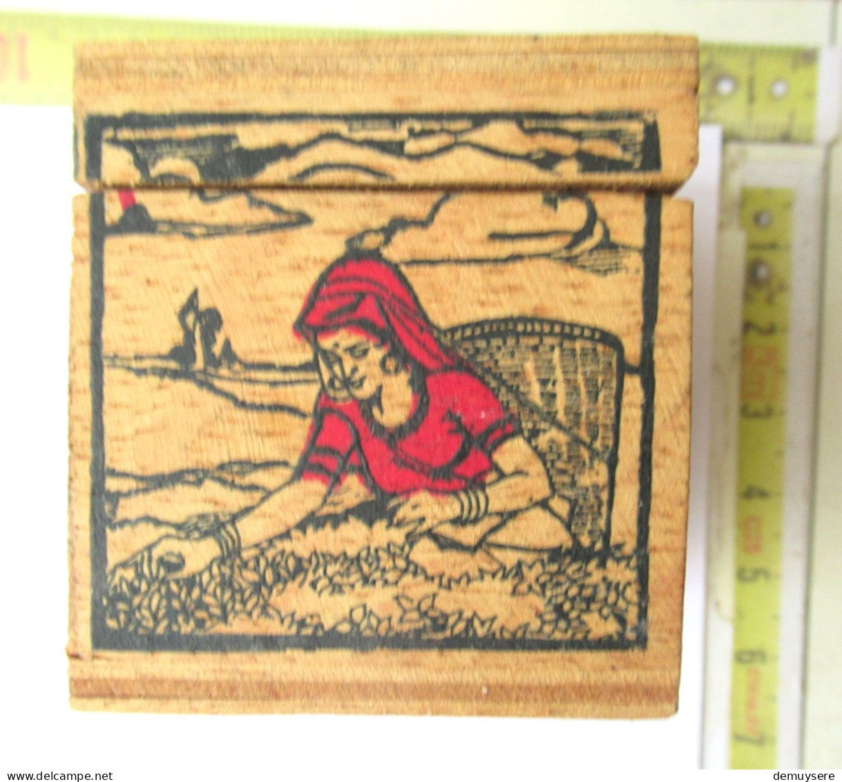 Lade 50 - SPECIALLLY PACKED FOR TREASURZ TEA  BLEISWIJK - BOITE EN BOIS - HOUTEN DOOSJE - 4.50 X 4.50 X 5 CM - Dosen