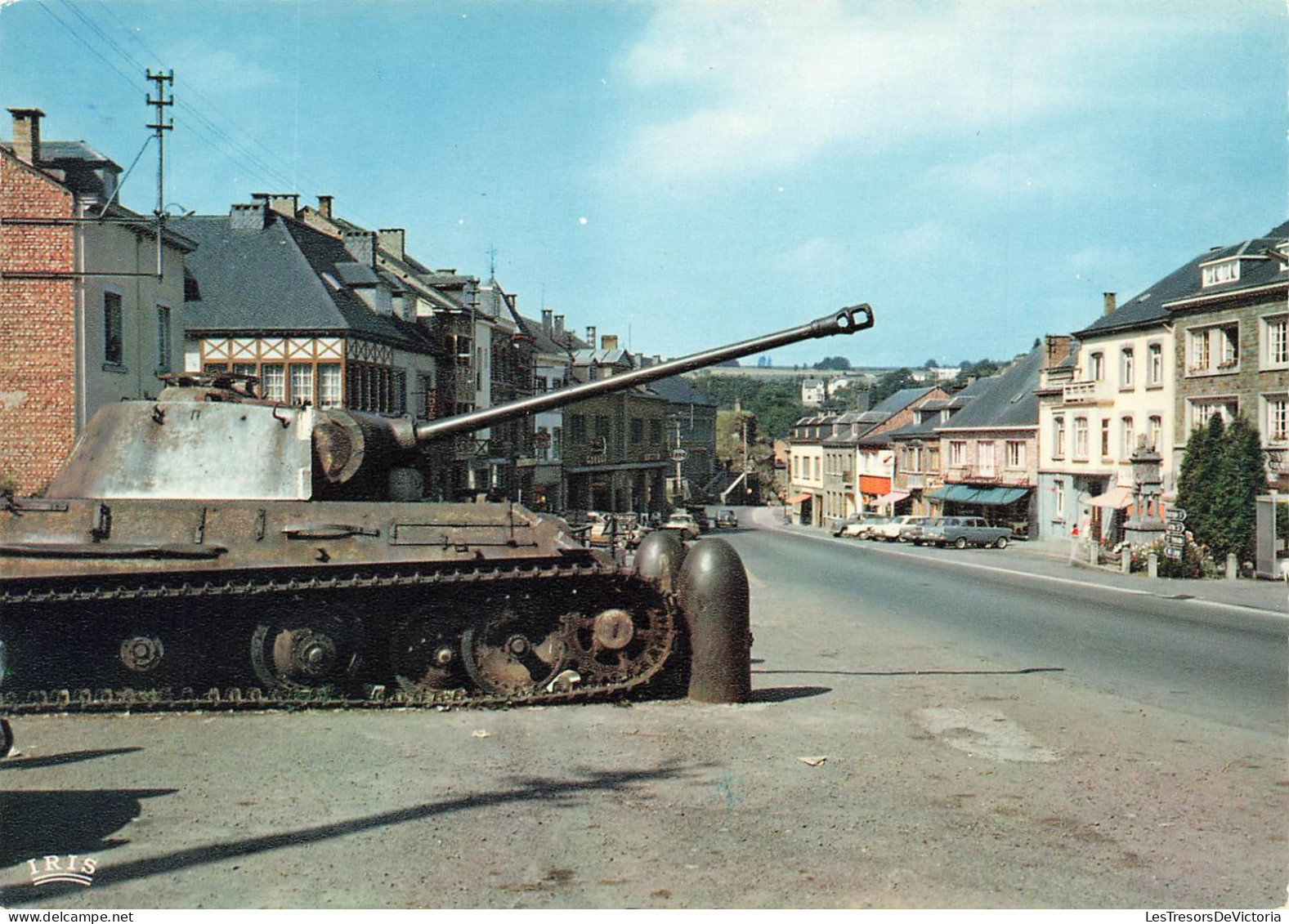 BELGIQUE - Houffalize - Place Roi Albert - Tank Tigre - Souvenir De L'offensive Des Ardennes - Colorisé - Carte Postale - Houffalize