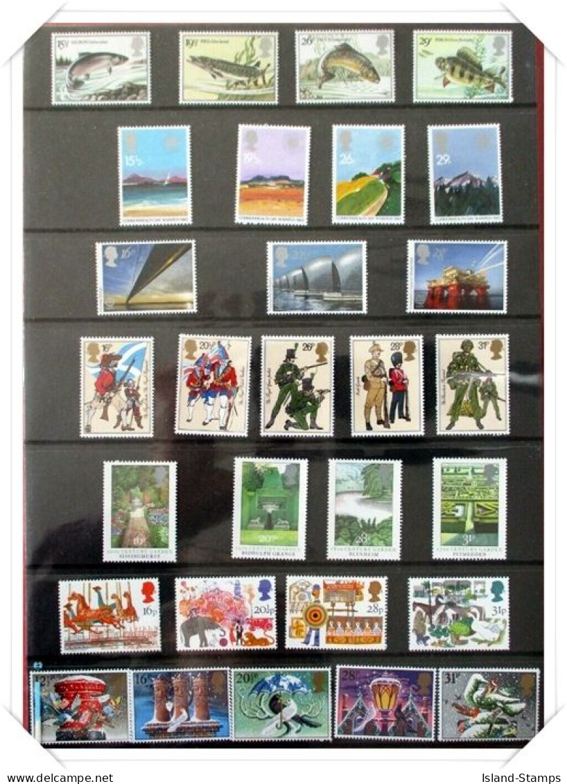 1983 COLLECTORS YEAR PACK OF COMMEMORATIVE MINT STAMPS HRD4 - Presentation Packs