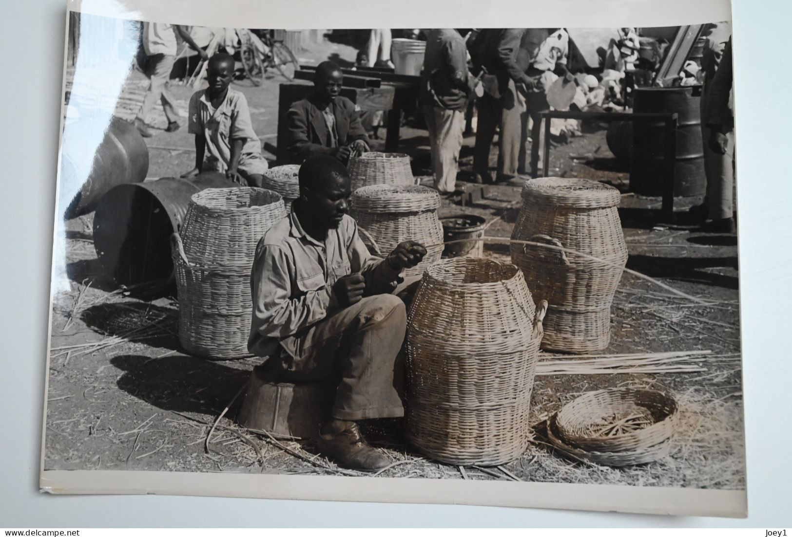 Portfolio original de Pierre Duverger pendant son voyage en Afrique en 1957 en 2CV, Format 30/40 40 photos
