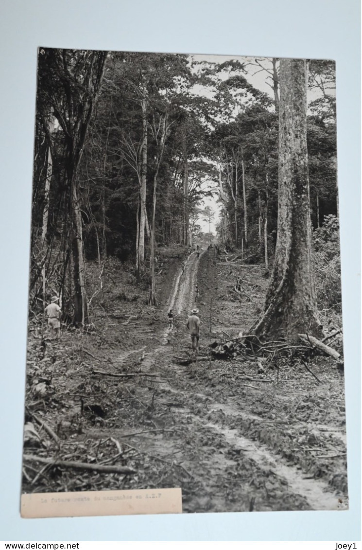 Portfolio original de Pierre Duverger pendant son voyage en Afrique en 1957 en 2CV, Format 30/40 40 photos