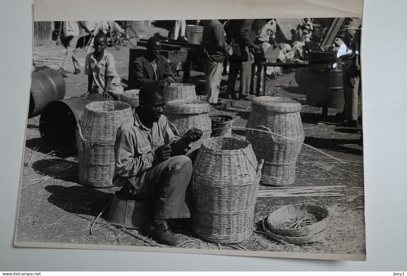 Portfolio original de Pierre Duverger pendant son voyage en Afrique en 1957 en 2CV, Format 30/40 40 photos