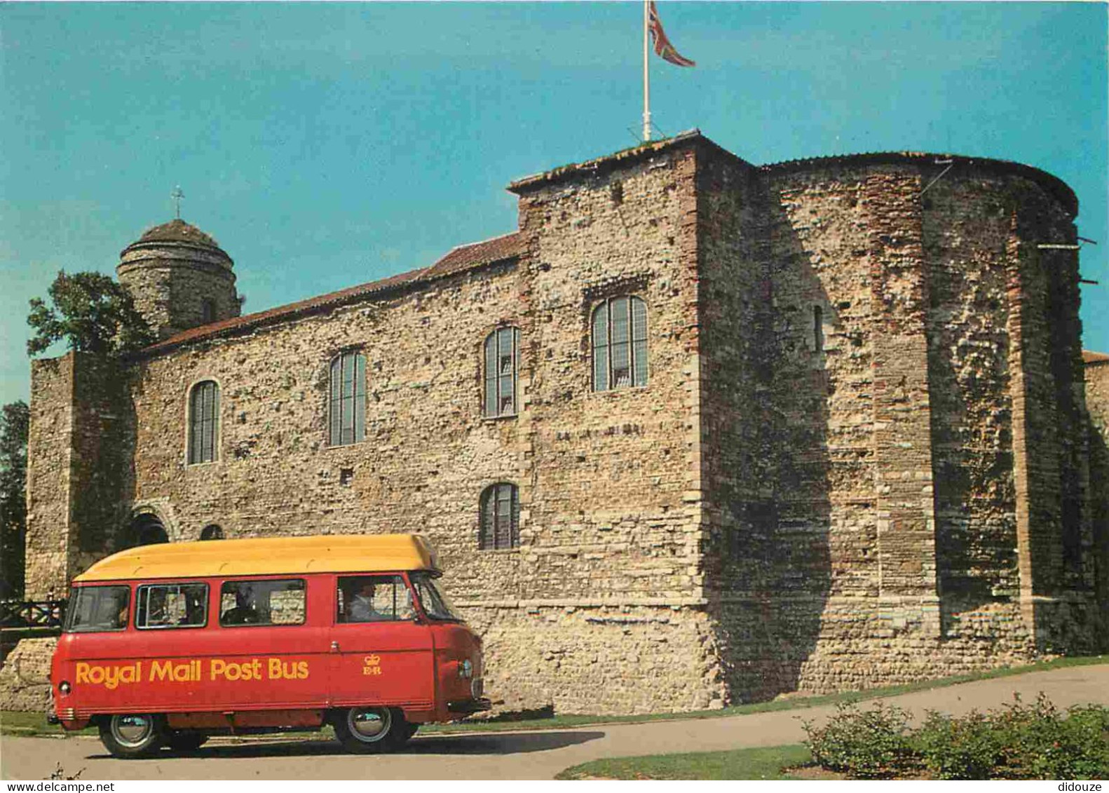 Angleterre - Colchester - Colchester Post Bus Outside The Town's Norman Castle - Chateau - Vieilles Pierres - Essex - En - Colchester