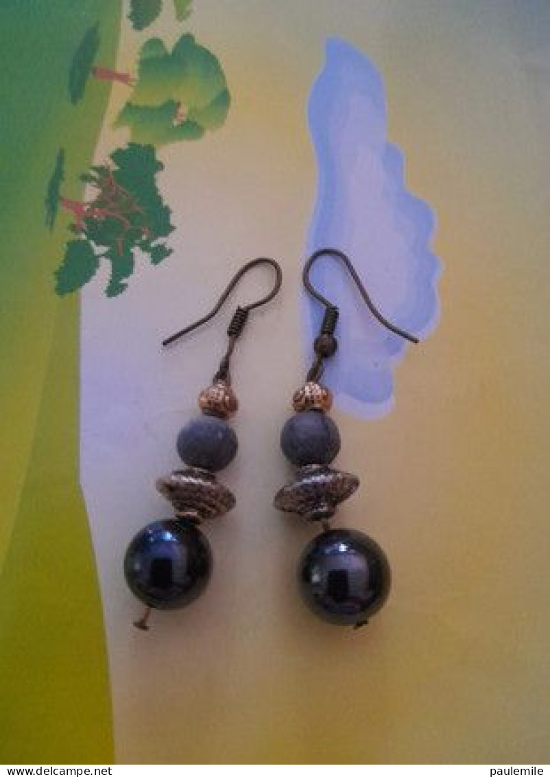 1 PAIRE DE  BOUCLES D.OREILLES FAIT PAR MOI-MEME - Ohrringe