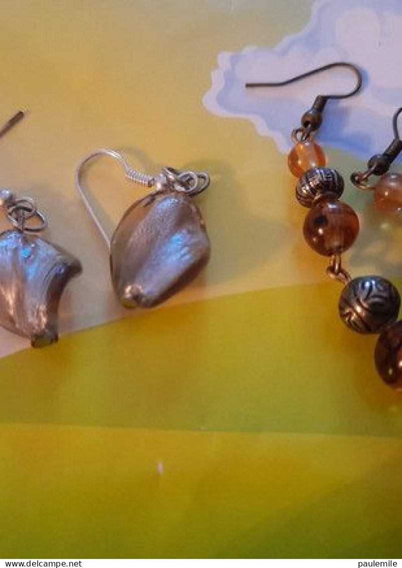 LOT DE 2  PAIRES   DE  BOUCLES D.OREILLES FAIT PAR MOI-MEME - Ohrringe