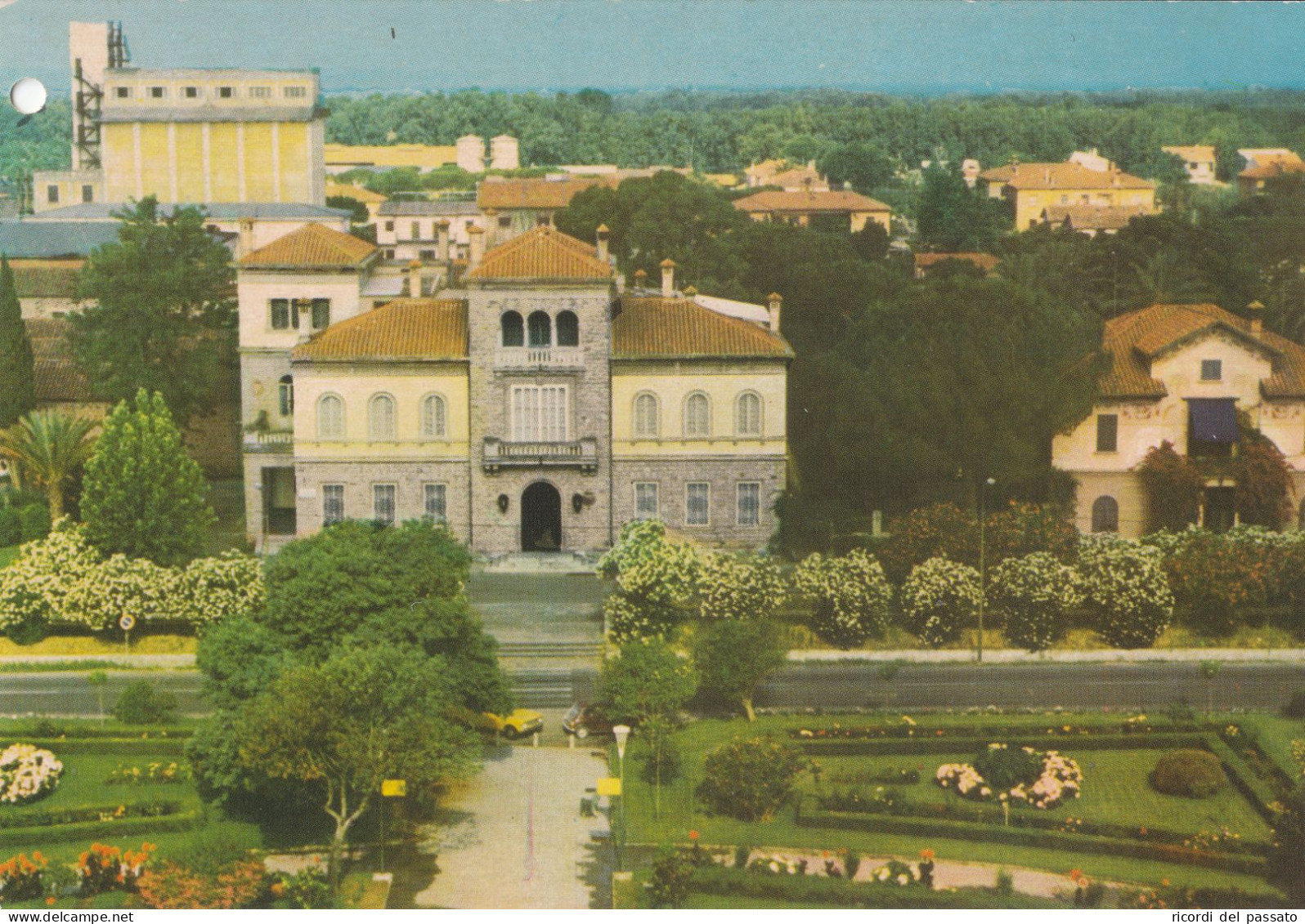 Cartolina Arborea ( Oristano ) - Piazza Maria Ausiliatrice - Oristano