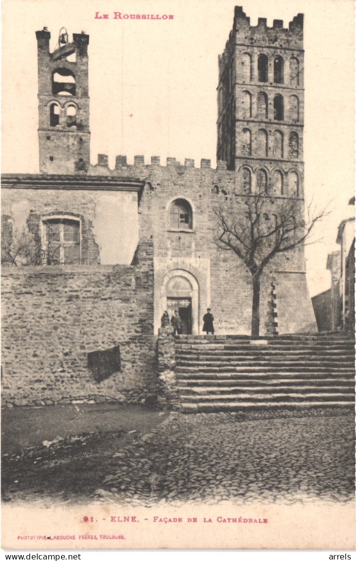 FR66 ELNE - Labouche 91 - Façade De La Cathédrale - Animée Belle - Elne