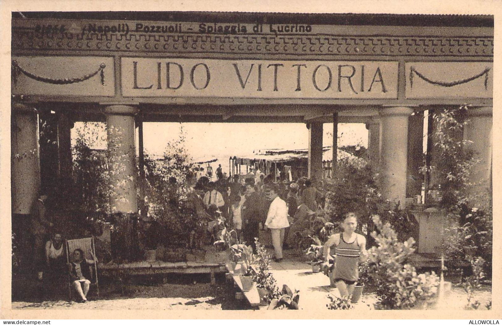 25923 " (NAPOLI) POZZUOLI-SPIAGGIA DI LUCRINO " ANIMATA-VERA FOTO-CART.POST. NON SPED. - Pozzuoli