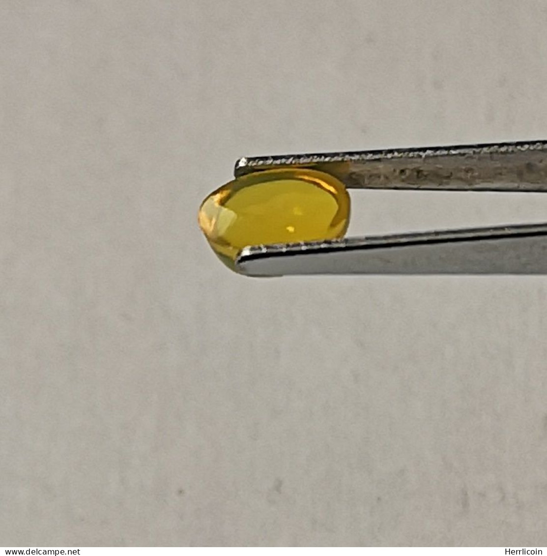 Opale Jaune/Commune Naturelle 0,83 Carat Du Ethiopie  | 7,4 X 5,8 X 4,2 Mm  | Cabochon Ovale - Opale