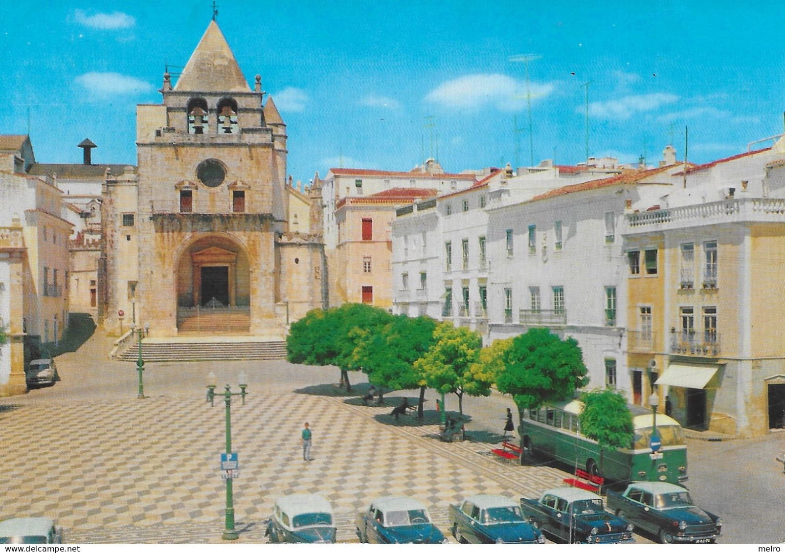 Portugal - Évora - Praça De D. Sancholl E Igreja Da Sé.  (Séc XVl)  - Taxis E Autocarro - - Evora