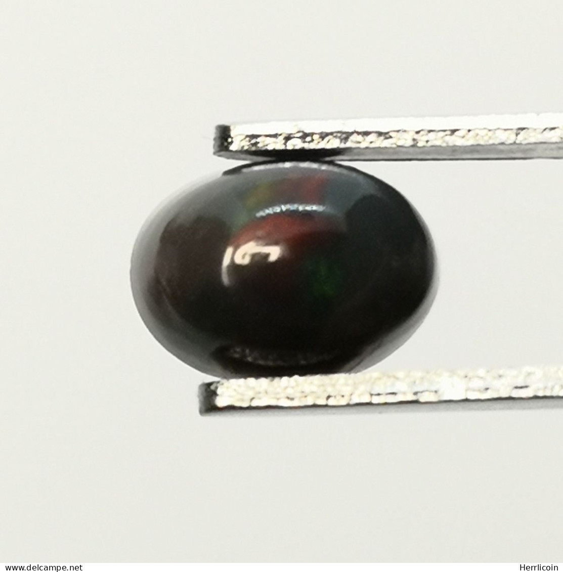 Opale Noire Fumée 0,6 Carat Du Ethiopie  | 6.6 X 4.8 X 3.7 Mm  | Cabochon Ovale - Opaal