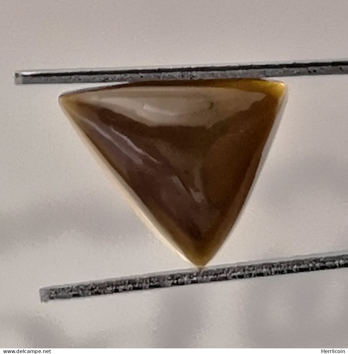 Opale noire traitée d'Ethiopie - Triangle 1.65 Carat - 11.2 x 9.2 x 4.3 mm