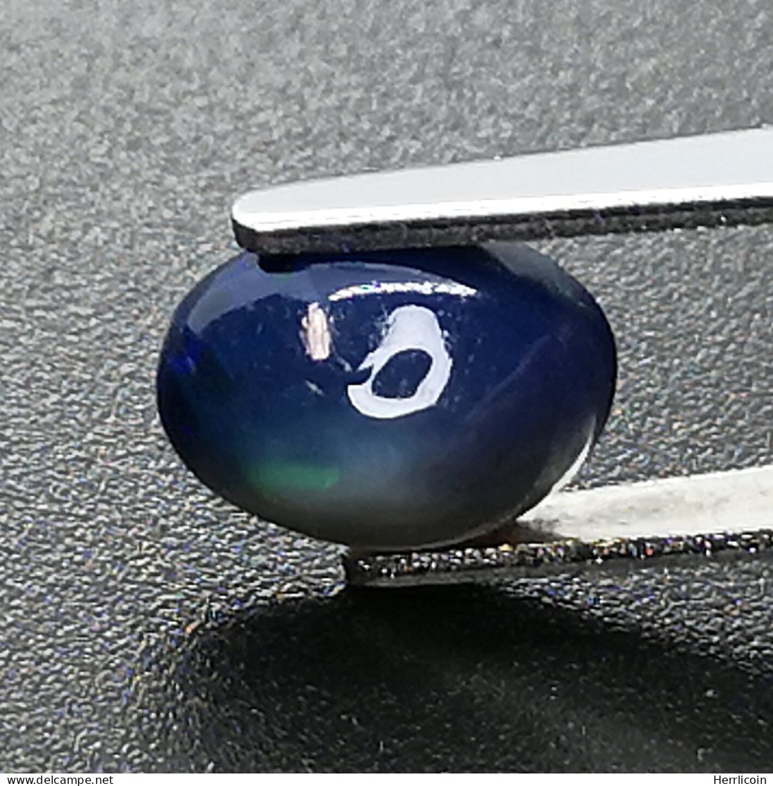 Opale Noire Traitée D'Ethiopie - Cabochon Ovale 0.79 Carat - 7.8 X 6.0 X 3.5 Mm - Opal