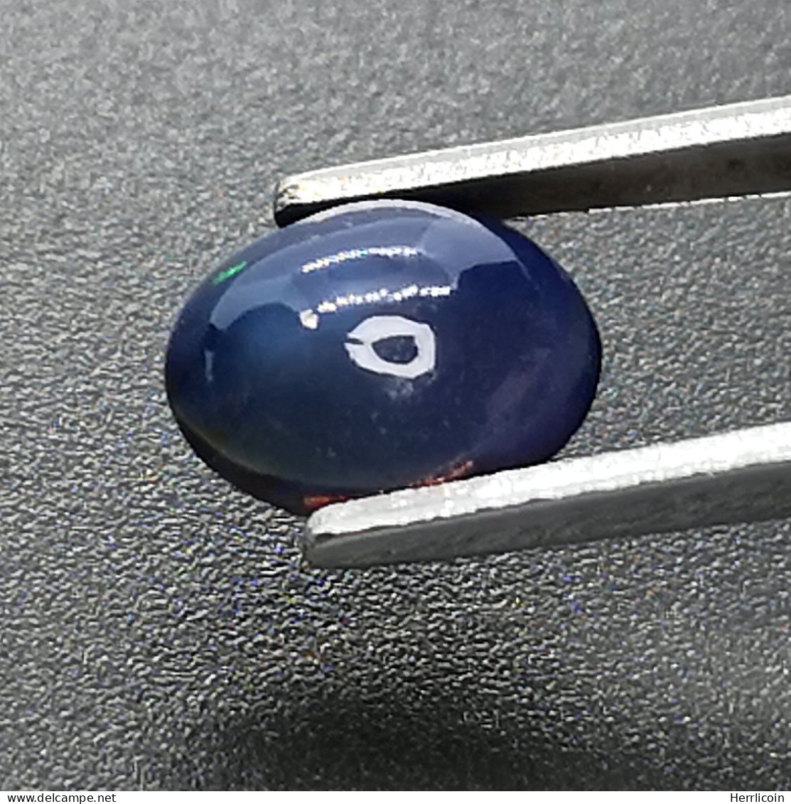 Opale Noire Traitée D'Ethiopie - Cabochon Ovale 0.79 Carat - 7.8 X 6.0 X 3.5 Mm - Opale