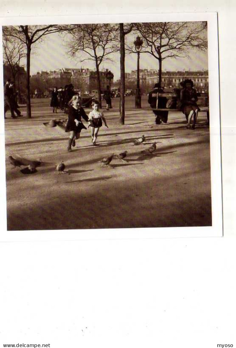 DOISNEAU Place De L'etoile, Carnet, Editions Ivoire, Enfants, Pigeons - Doisneau