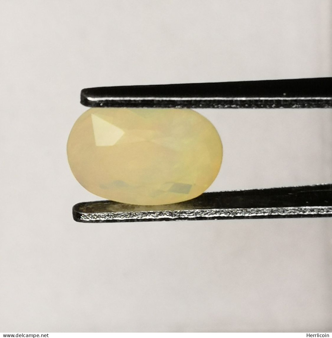 Opale Précieuse Naturelle D'Ethiopie - Ovale 1.02 Carat - 8.4 X 6.3 X 4.3 Mm - Opale