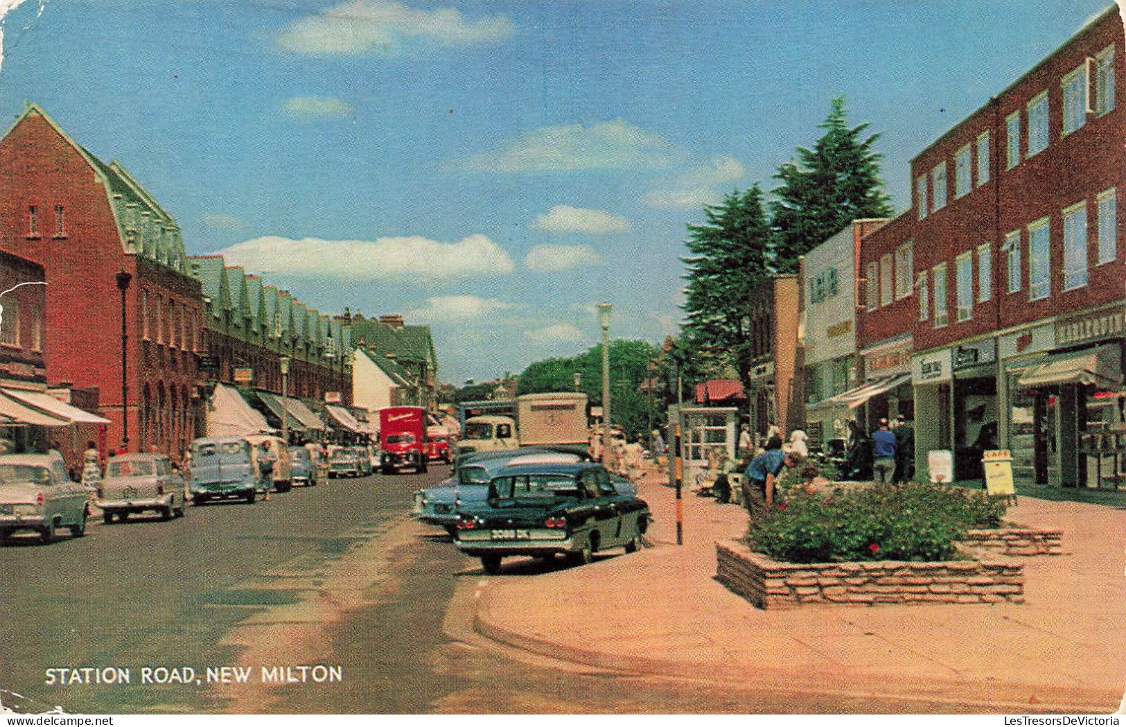 ROYAUME UNI - New Milton - Station Road - Colorisé - Carte Postale - Andere & Zonder Classificatie