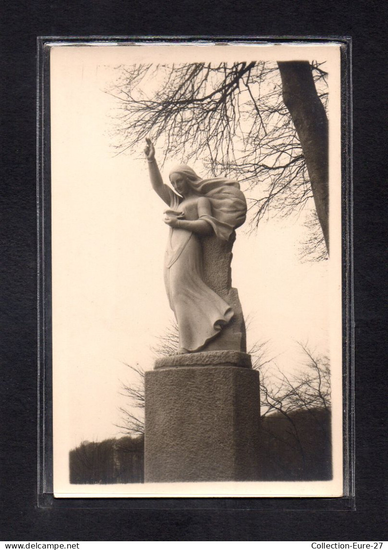 (15/02/24) 27-CPA LYONS LA FORET - CARTE PHOTO - NOTRE DAME DE LA PAIX - Lyons-la-Forêt