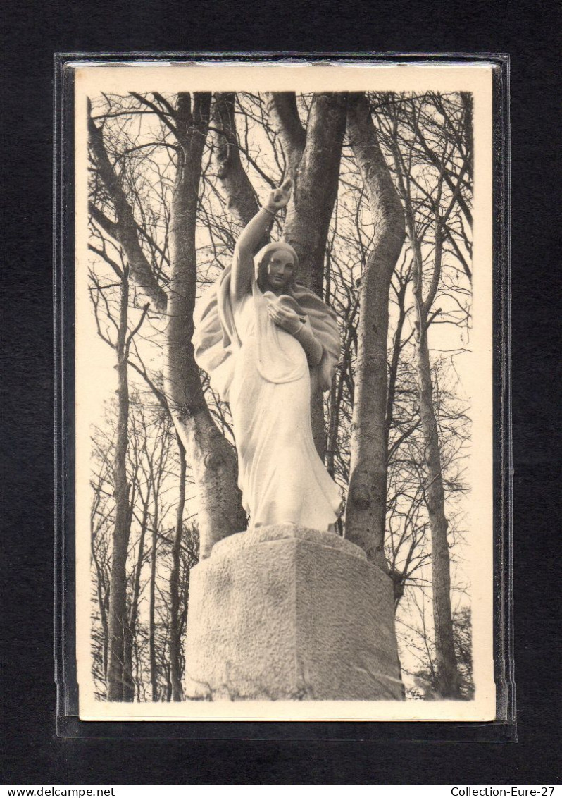 (15/02/24) 27-CPA LYONS LA FORET - CARTE PHOTO - NOTRE DAME DE LA PAIX - Lyons-la-Forêt