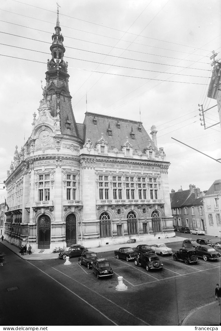 33 - YONNE - SENS - Hôtel De Ville - Europa