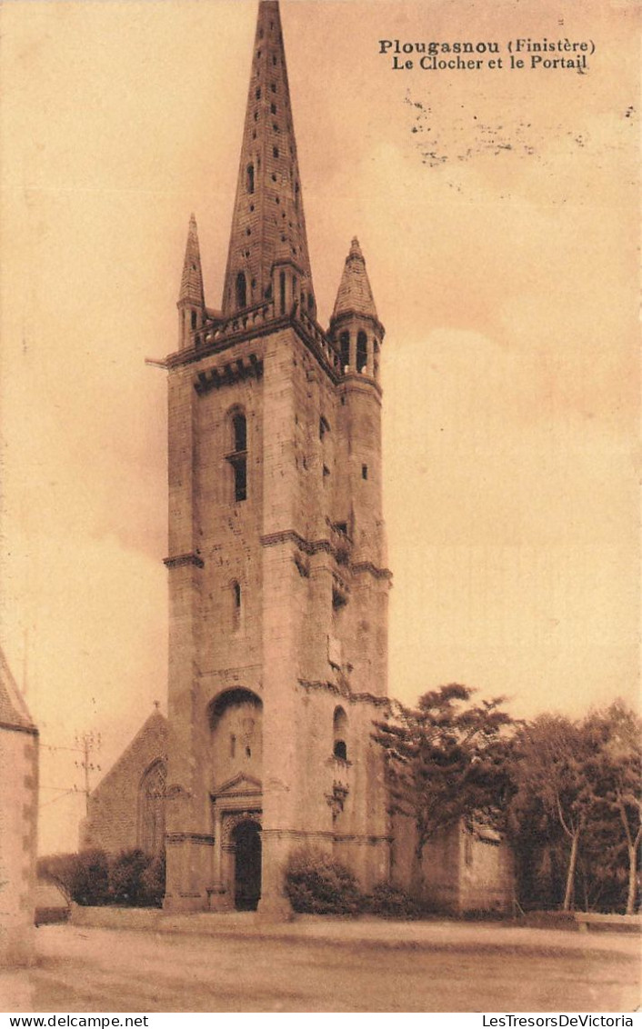 FRANCE - Plougasnou (Finistère) - Vue Générale - Le Clocher Et Le Portail  - Carte Postale Ancienne - Plougasnou