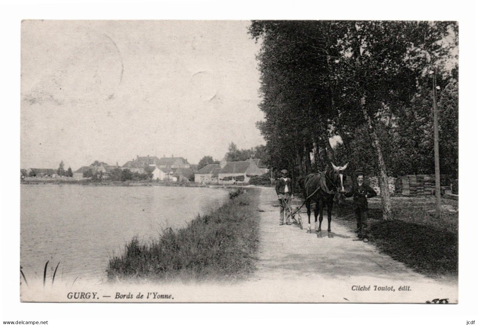 89 GURGY - Bords De L'Yonne - Edit Toulot - Cheval Attelé à Une Charrue Vigneronne - Animée - Env Auxerre - Gurgy