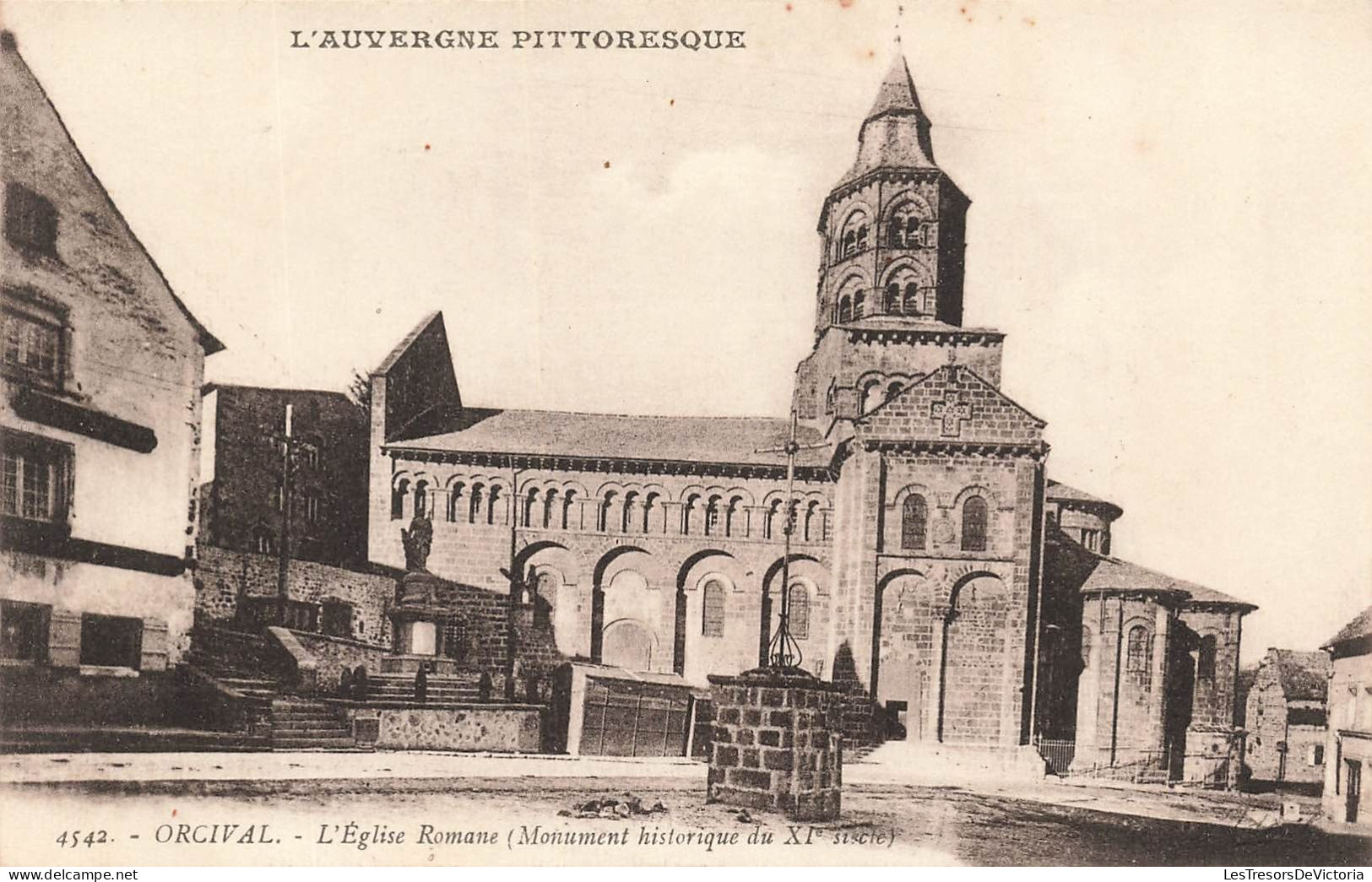 FRANCE - Orcival - Vue Générale De L'église Romane -  L'auvergne Pittoresque - Carte Postale Ancienne - Sonstige & Ohne Zuordnung