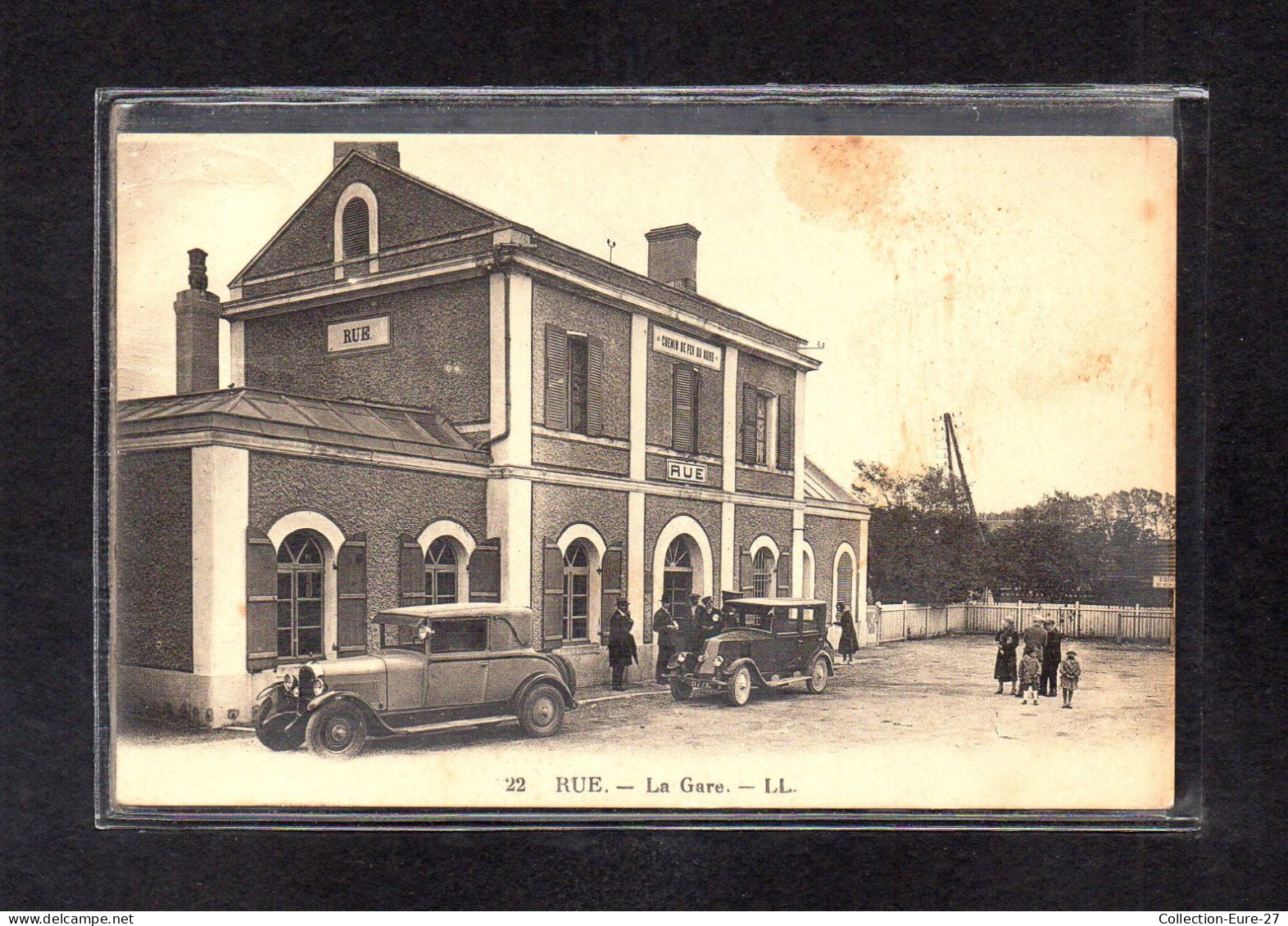 (15/02/24) 80-CPA RUE - LA GARE - SUPERBE AUTOMOBILES - Rue