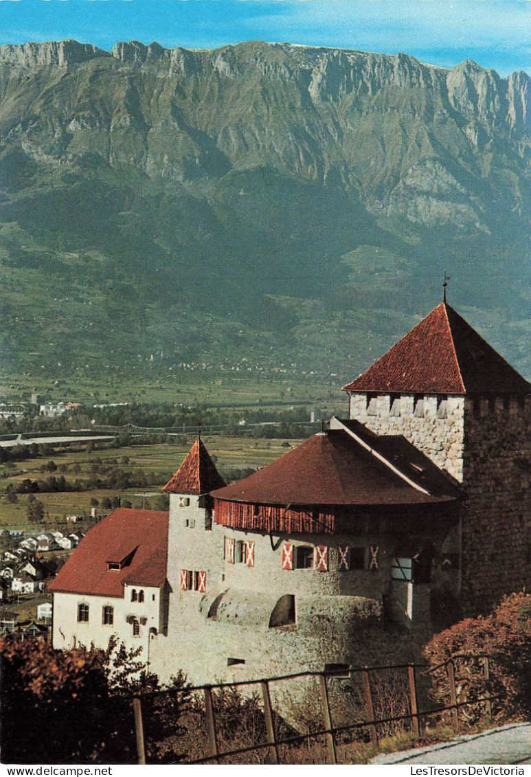 LIECHTENSTEIN - Fürstentum Liechtenstein - SchloB Vaduz Mit Kreuzbergen - Colorisé - Carte Postale - Liechtenstein