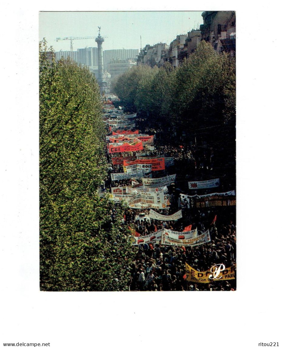 CPM - 75 - PARIS - Manifestation Grèves Banderoles C.G.T  P.T.T. BOIS TRANSPORT Animation - Prestige 7591-22-P37 - Grèves