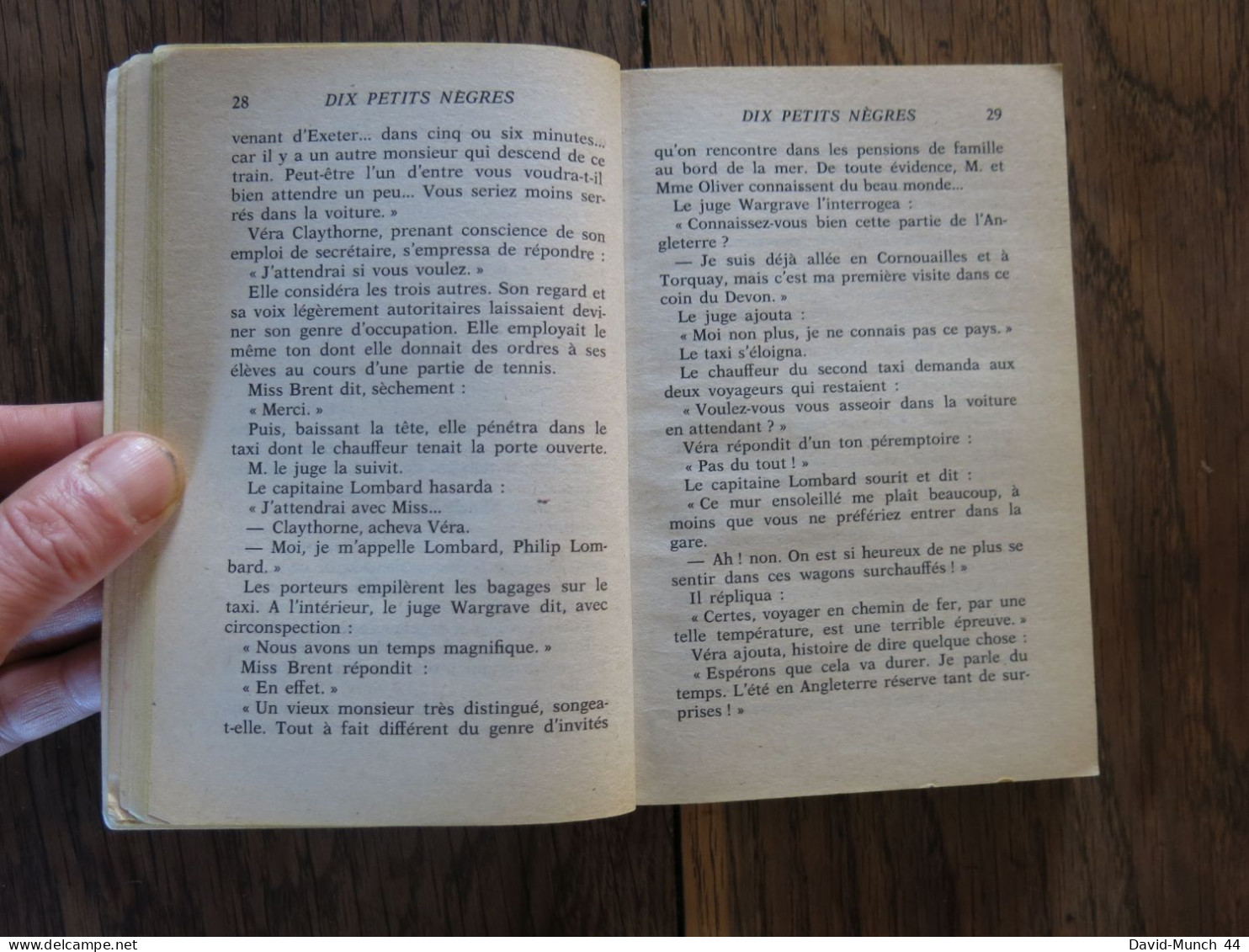 Dix petits nègres d'Agatha Christie. Librairie des Champs Elysées, Le livre de poche, Policier. 1972