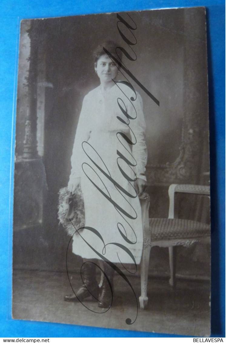 Carte Photo Real Picture Femme   à Julia Vandenberghe 1918 - Mons