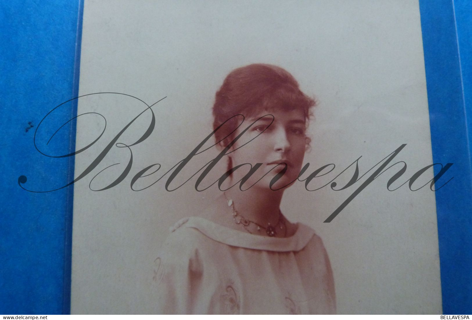 Carte Photo Real Picture Femme   1920 Atelier Studio A. Louvois Leuvensesteenweg Brux. "Madeleine" - Mons