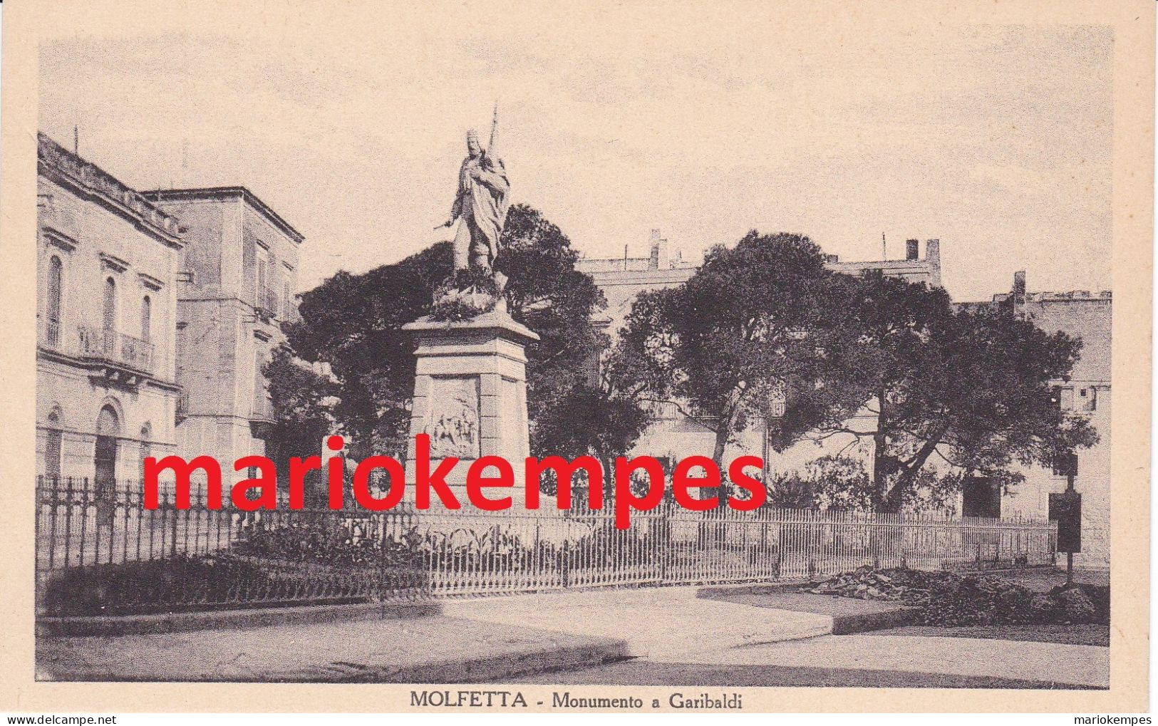 MOLFETTA  ( Bari )  -  Monumento A Garibaldi......................non Viaggiata - Molfetta