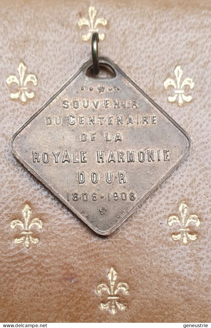 Belle Médaille Belge "Souvenir Du Centenaire De La Royale Harmonie Dour 1806-1906" Grav. Paul Fisch - Belgique - Hangers