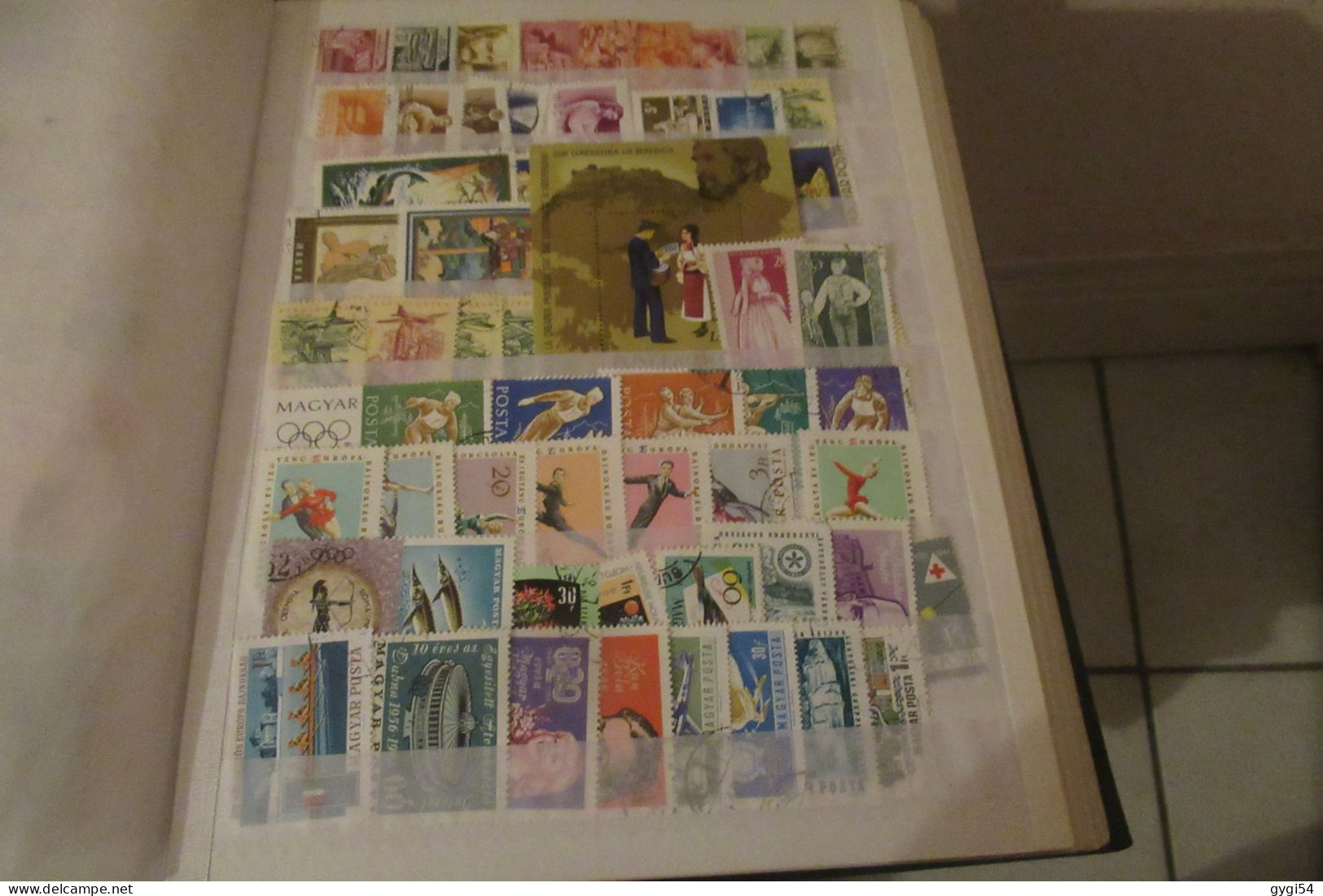 MONDIAL COLLECTION 5000 TIMBRES  O, n* MLH et MNH