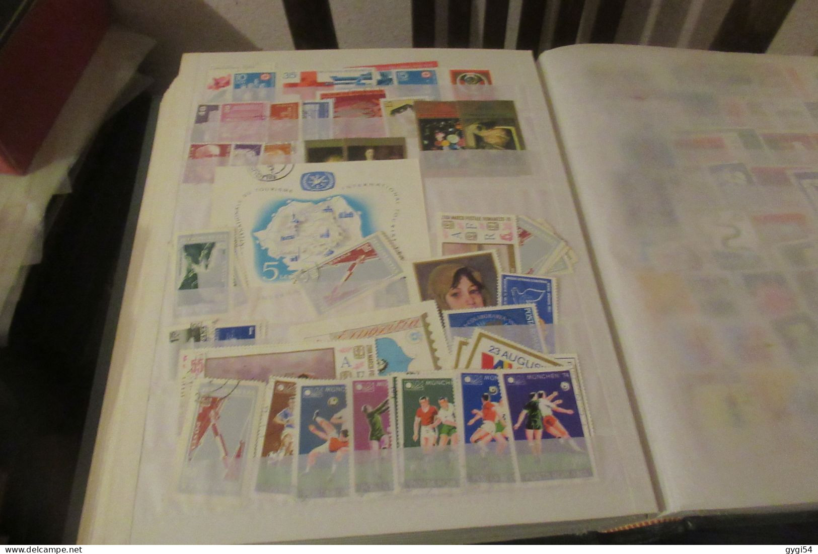 MONDIAL COLLECTION 5000 TIMBRES  O, n* MLH et MNH