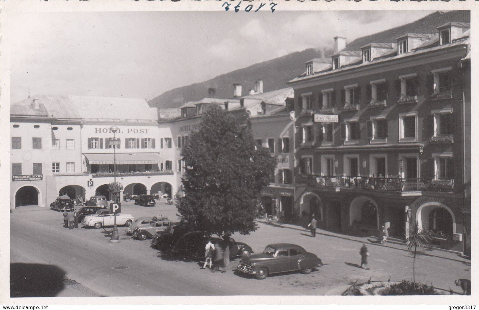 E4455) LIENZ - AUTOS Auf Platz - Hotel POST Etc. - Lienz