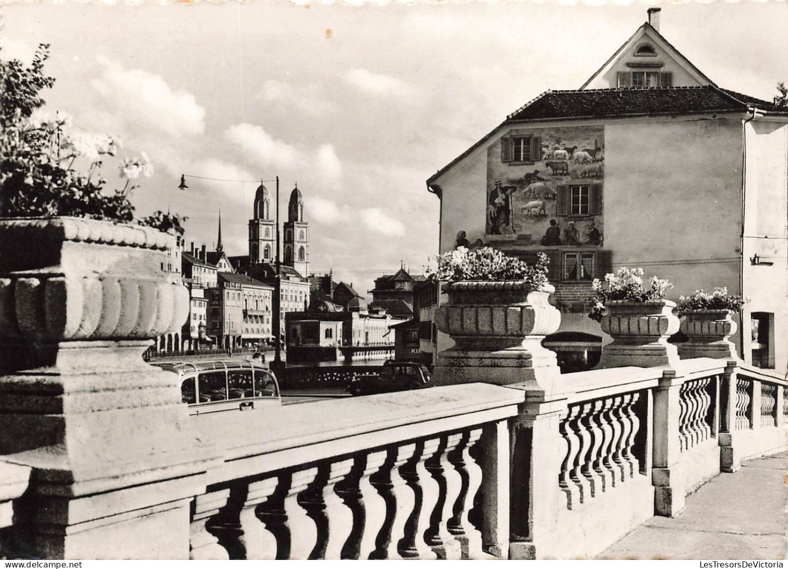 SUISSE  - Zurich - Uraniabrücke Mit Grossmünster - Carte Postale Ancienne - Zürich