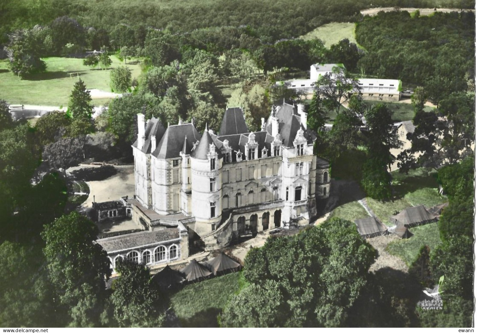 Carte Postale - En Avion Au-dessus De Vouneuil-sous-Biard - Le Château De Boavre - CREPS - Vouneuil Sous Biard