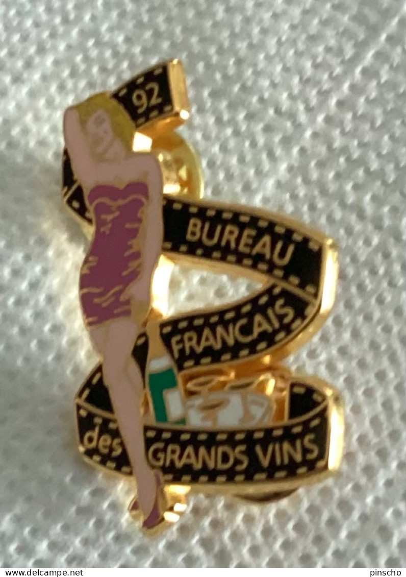 Pin S MARYLINE BUREAU FRANÇAIS DES GRANDS VINS - Pin-Ups