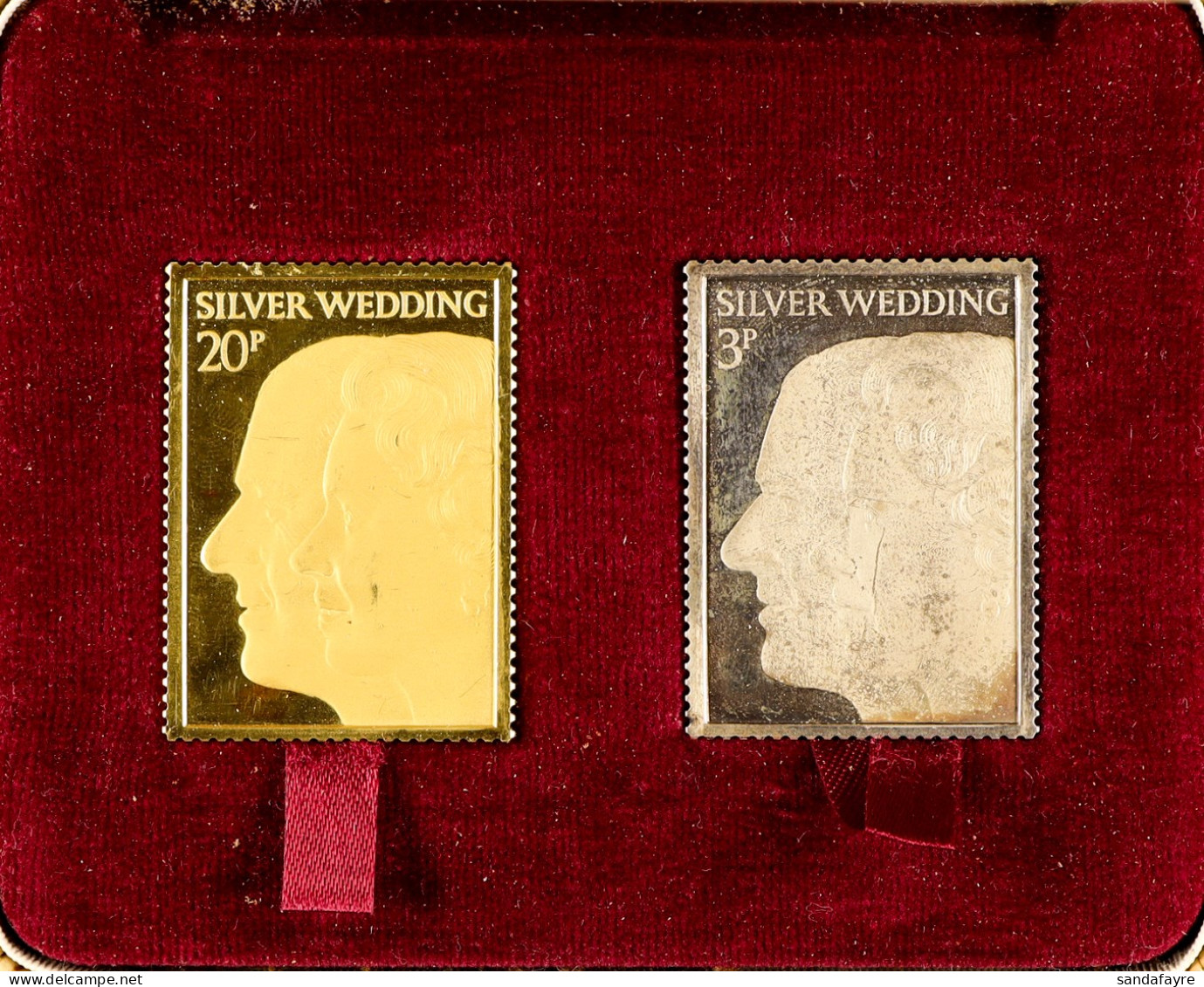 GOLD & SILVER INGOTS Replicas Of TheÂ 1972 Royal Wedding 20p 'stamp' In 22 Carat Gold (weight 26.5g) And 3p 'stamp' In S - Andere & Zonder Classificatie