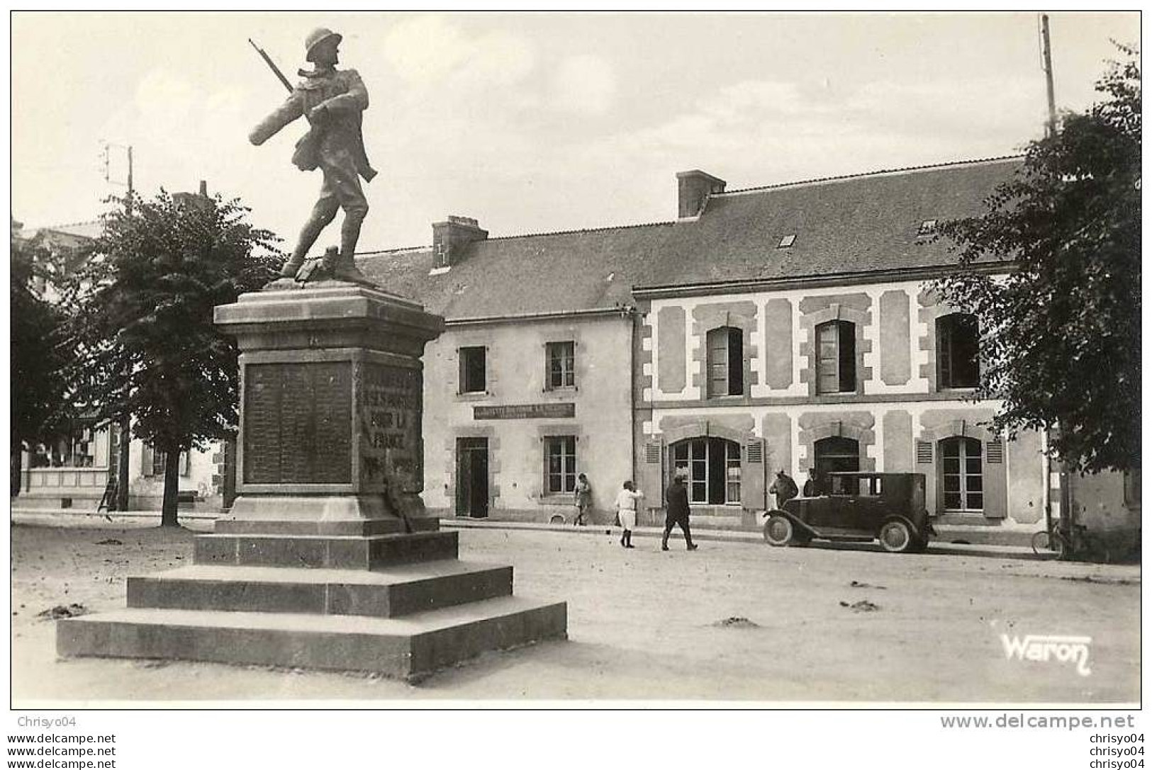 10paA   56 CLEGUEREC LE MONUMENT AUX MORTS, TACOT, "A LA BUVETTE BRETONNE" ANIMEE - Cleguerec