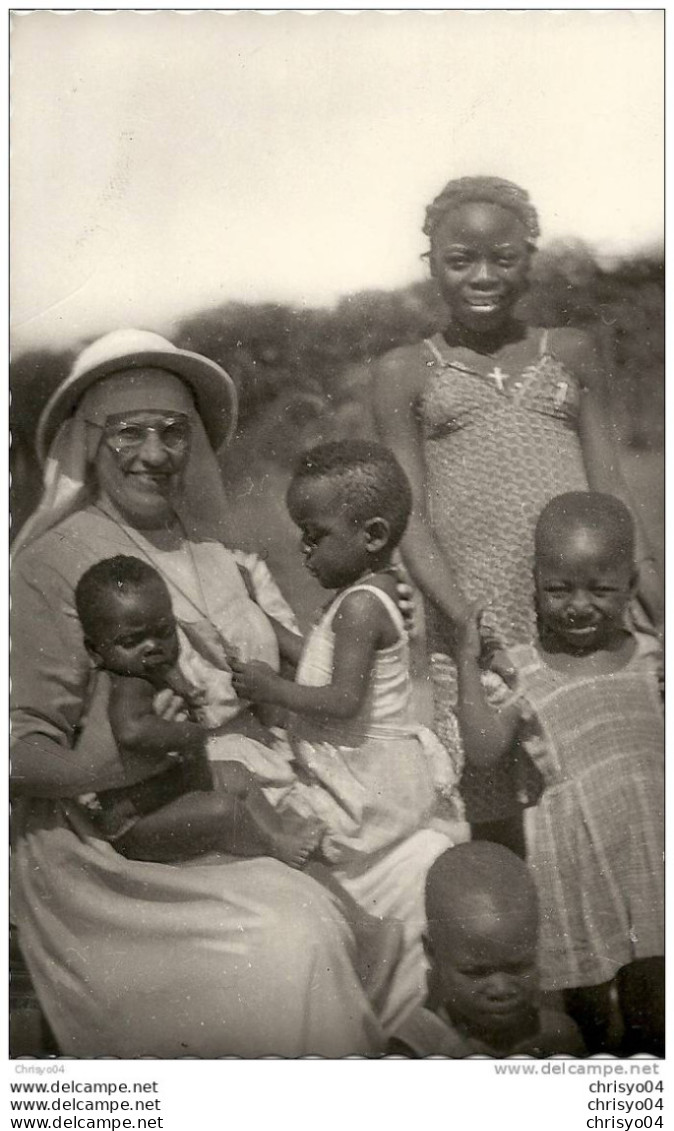 012ch   REPUBLIQUE CENTRAFRICAINE PHOTO OUBANGUI CHARI GROUPE D'ENFANTS ET RELIGIEUSE - Centrafricaine (République)