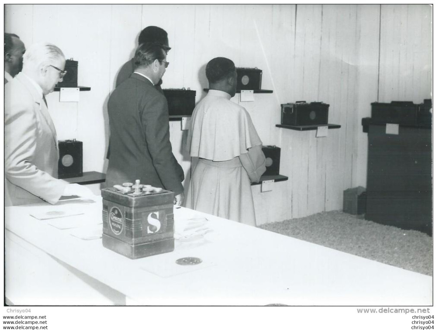 311Dd   Congo Brazzaville Point Noire Grande Photo Personnalités Cardinal (Biayenda?) Sur Le Stand Des Batteries - Pointe-Noire