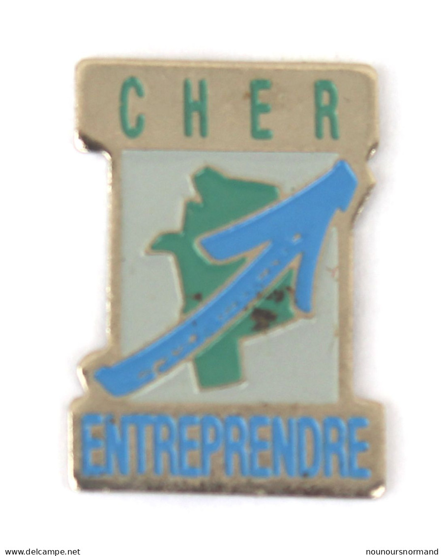 Pin's CHER ENTREPRENDRE - Flèche Sur Carte Du Département - N094 - Administrations